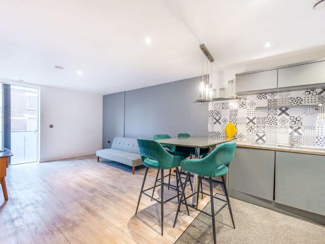 Apartment for rent in Brondesbury, Greater London