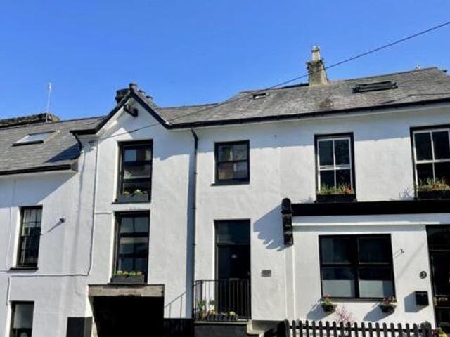 House for sale in Porthmadog