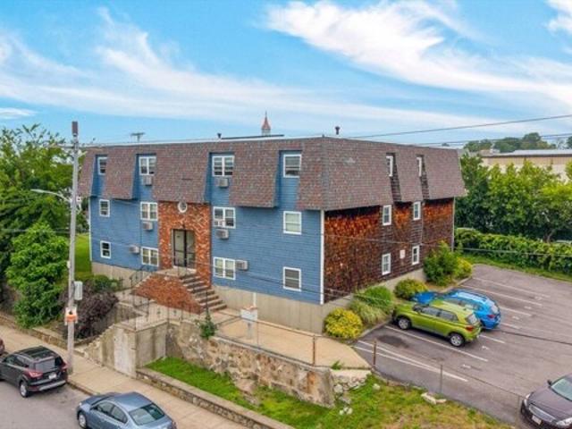 Condo for sale in Bristol, Massachusetts