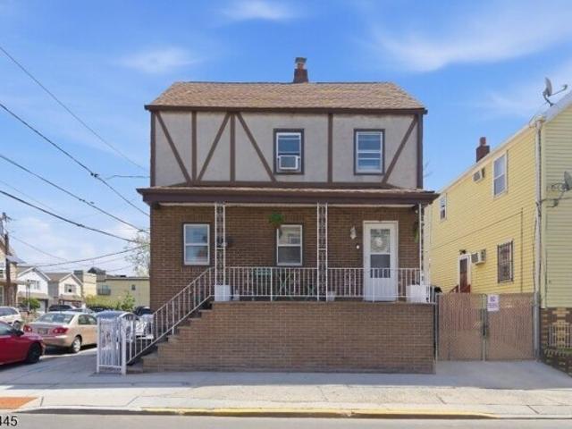 House for sale in Elizabeth, New Jersey