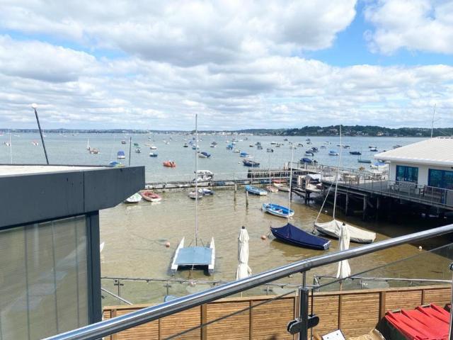 Apartment for rent in Sandbanks, Poole
