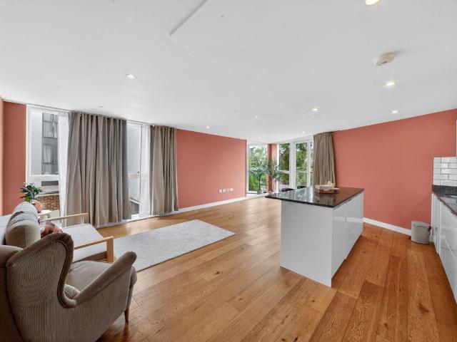 Apartment for rent in East Greenwich, Greater London