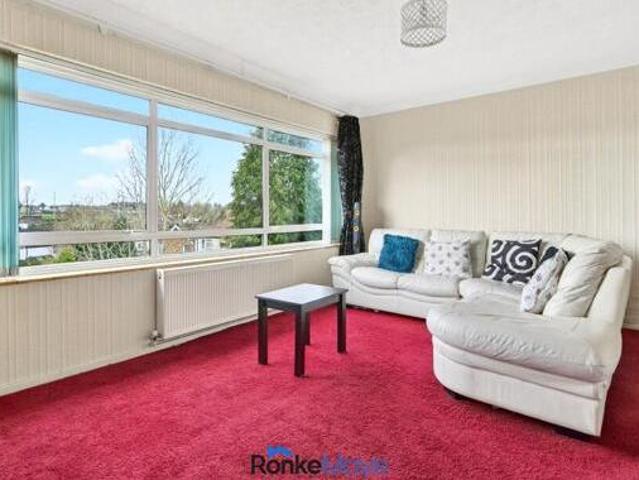 House for sale in Hillview, Surrey