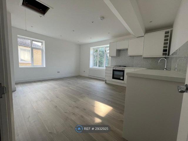 Apartment for rent in Caterham on the Hill, Hillview
