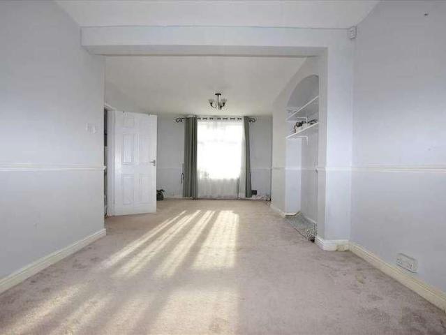 House for rent in Burnt Oak, Greater London