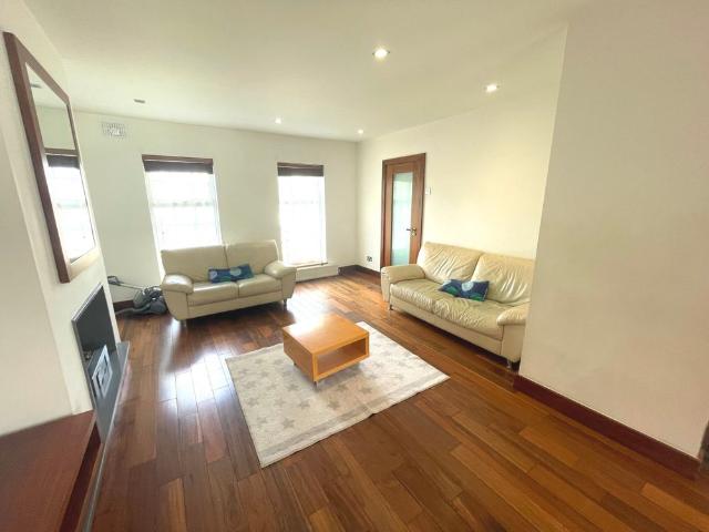 Apartment to rent in Bluebell, North Tipperary