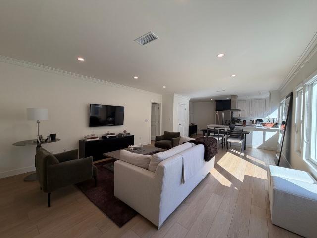 Apartment for rent in Brentwood Village, Los Angeles