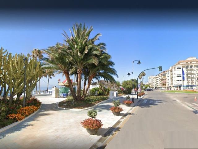 Local Comercial en venta en Barriada Islas Canarias, Costa del Sol Occidental