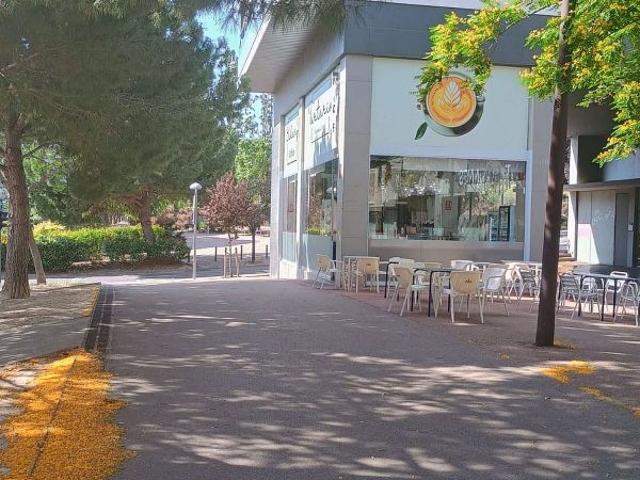 Local Comercial en alquiler en Cornellà De Llobregat, Can Fatjó