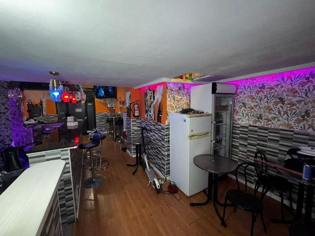 Local Comercial en venta en Districte II, Barcelonès