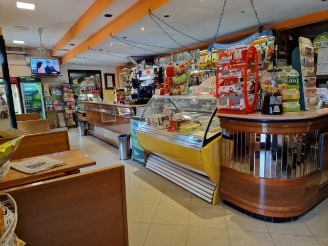 Locale Commerciale in vendita a Gioiella, Umbria