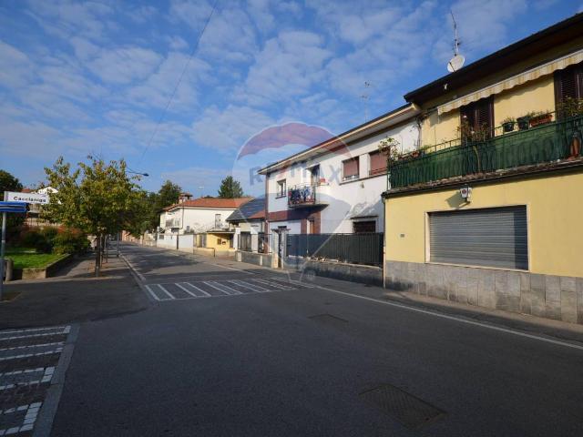 Locale Commerciale in affitto a Pozzuolo Martesana, Lombardia
