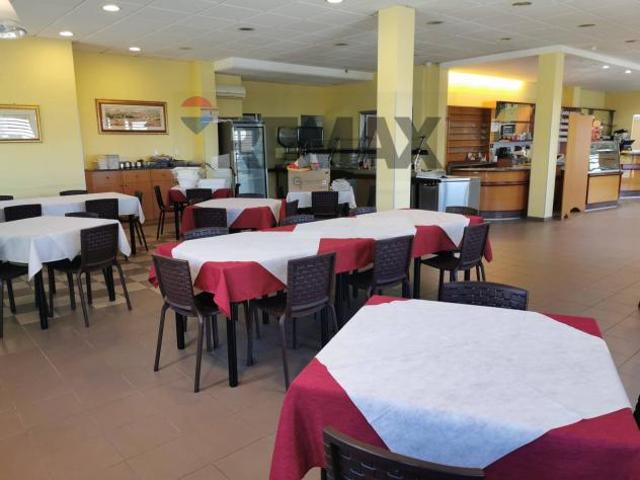 Locale Commerciale in affitto a Ragusa, Sicilia