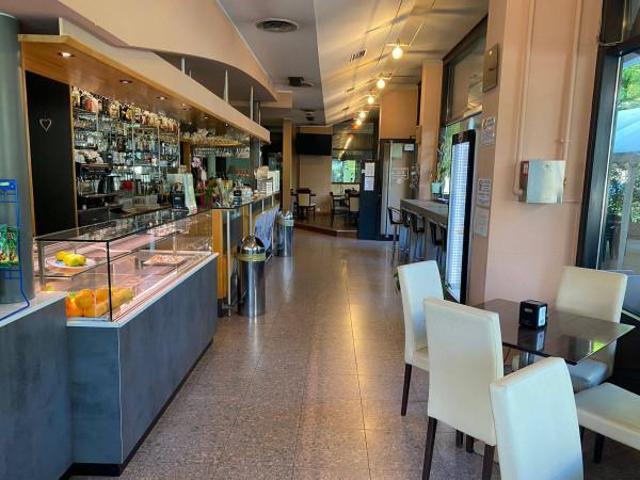 Locale Commerciale in vendita a Monterosso, Abano Terme Bagni