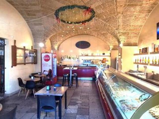 Locale Commerciale in vendita a Puglia, Lecce