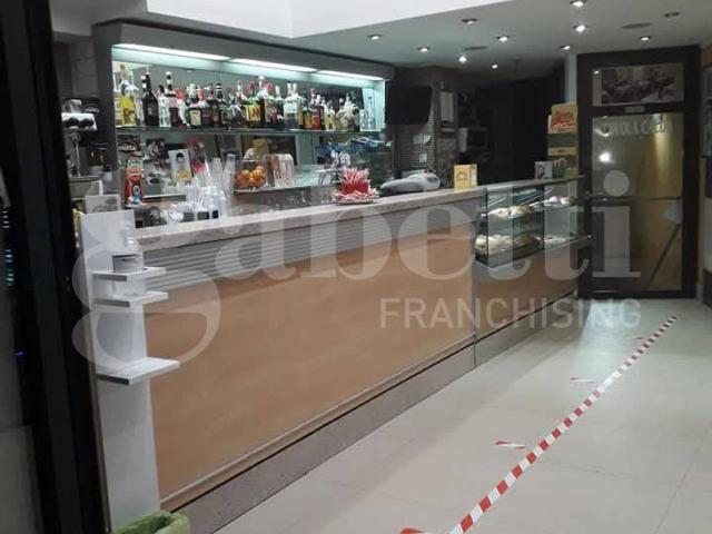 Locale Commerciale in vendita a Benevento, Campania