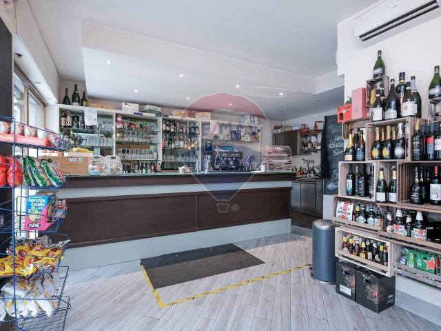 Locale Commerciale in vendita a Bergamo, Lombardia