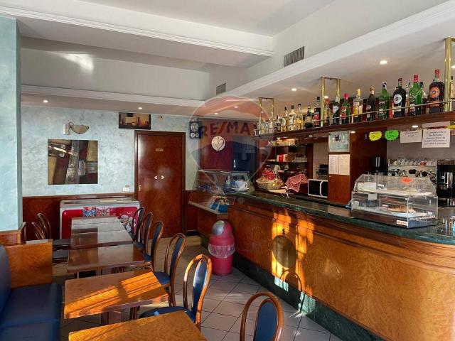 Locale Commerciale in vendita a Carnovali, Bergamo