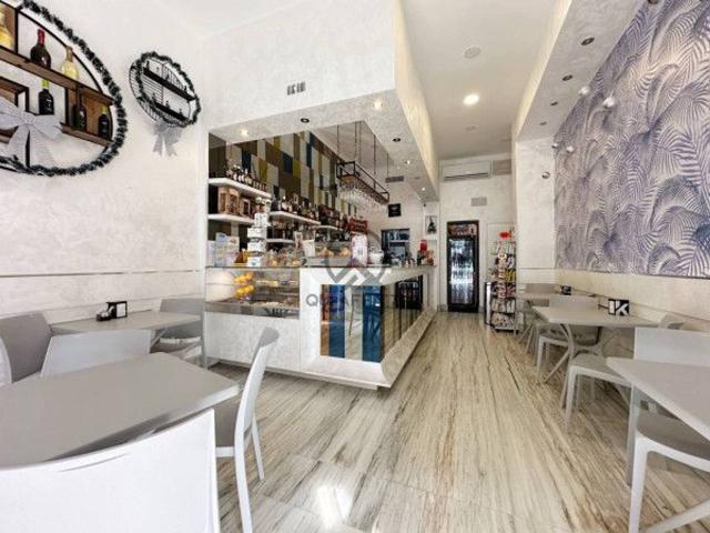 Locale Commerciale in vendita a Puglia, Barletta-andria-trani