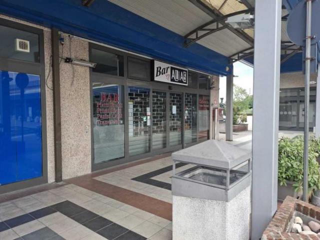 Locale Commerciale in vendita a Bondeno, Ferrara