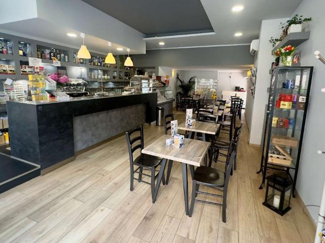 Locale Commerciale in vendita a Borghetto Santo Spirito, Liguria