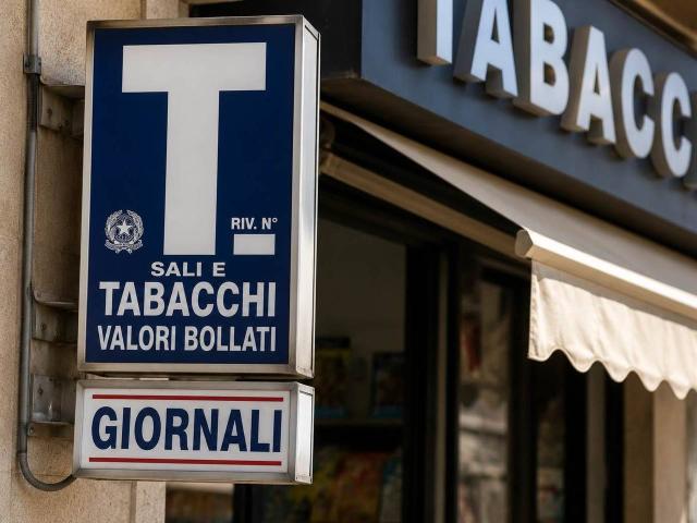 Locale Commerciale in vendita a Terramàini - Is Bingias, Cagliari