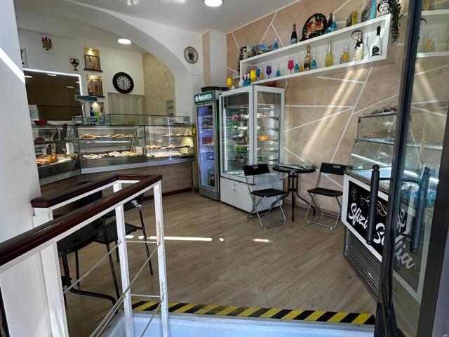 Locale Commerciale in vendita a Picanello-Ognina-Barriera-Canalicchio, Catania