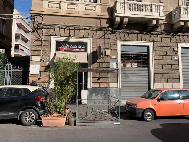 Locale Commerciale in vendita a Borgo-Sanzio, Catania