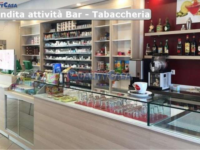 Locale Commerciale in vendita a Marche, Ancona
