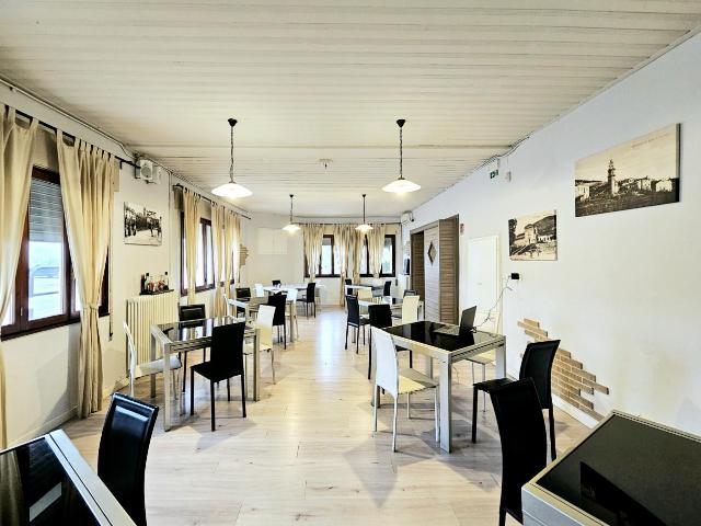 Locale Commerciale in vendita a Cinto Euganeo