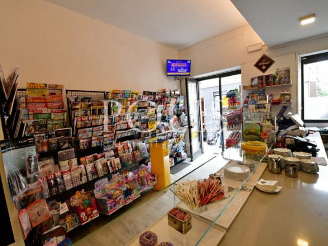 Locale Commerciale in vendita a Como