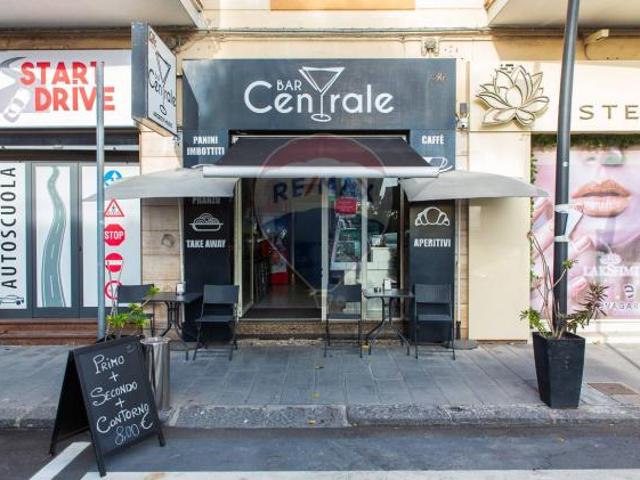 Locale Commerciale in vendita a Gravina Di Catania, Sicilia