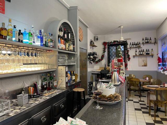 Locale Commerciale in vendita a Lavagna, Liguria