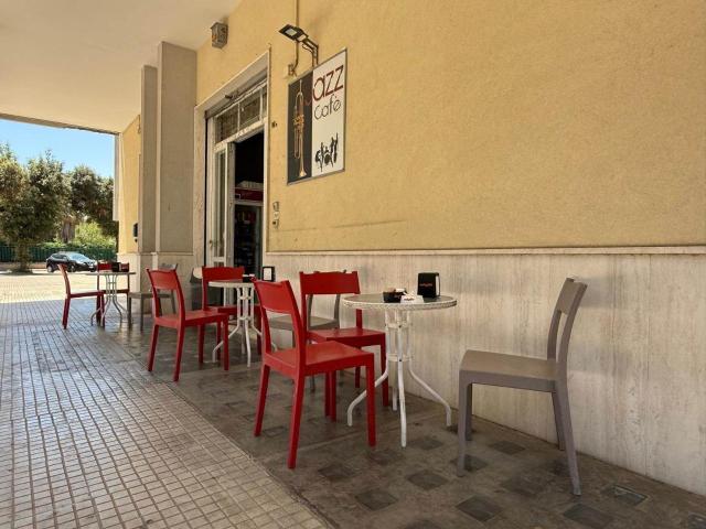 Locale Commerciale in vendita a Puglia, Lecce