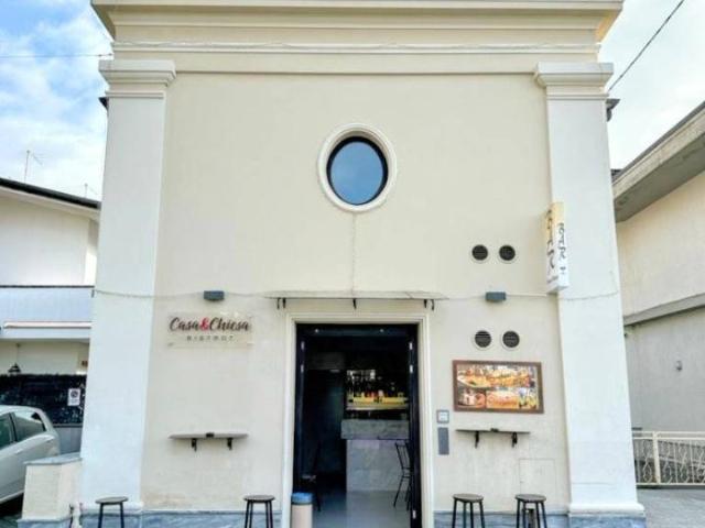 Locale Commerciale in vendita a Marina di Massa, Marina Di Massa