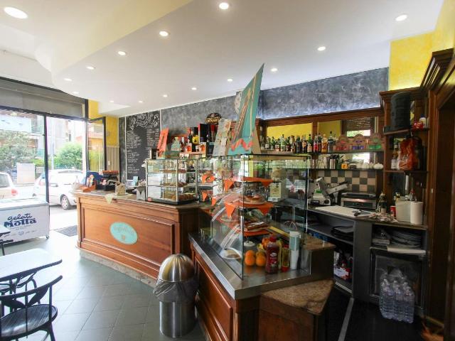 Locale Commerciale in vendita a Testona, Moncalieri