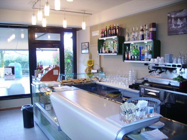 Locale Commerciale in vendita a Montale, Toscana