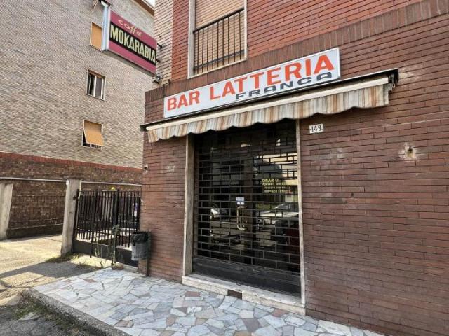 Locale Commerciale in vendita a Piemonte, Alessandria