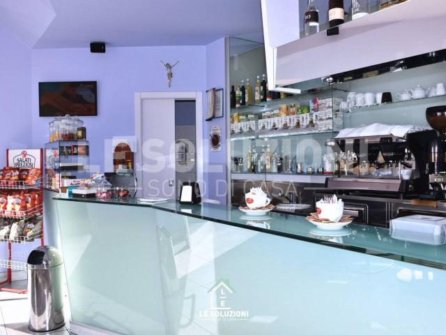 Locale Commerciale in vendita a Puglia, Bari