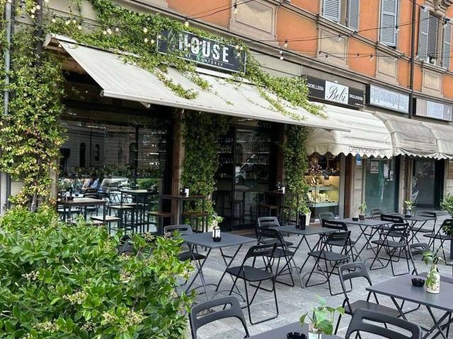 Locale Commerciale in vendita a Santo Stefano città, Re
