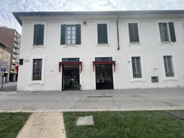 Locale Commerciale in vendita a Lucernate, Rho
