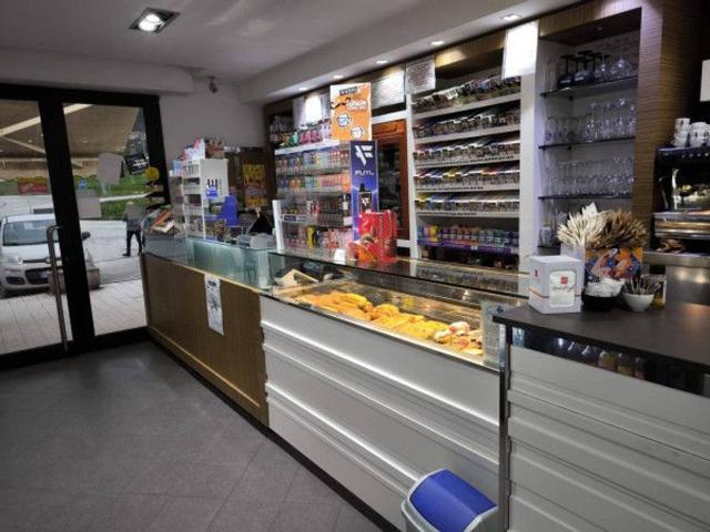 Locale Commerciale in vendita a Trevi, Umbria