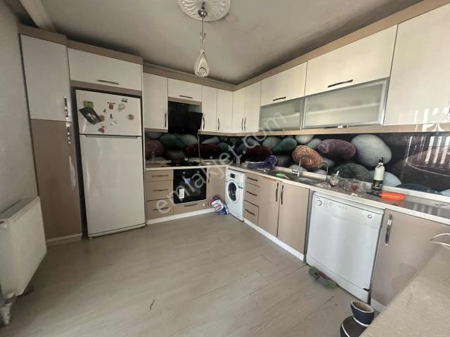Karabağlar, İzmir içerisinde kiralık mülk