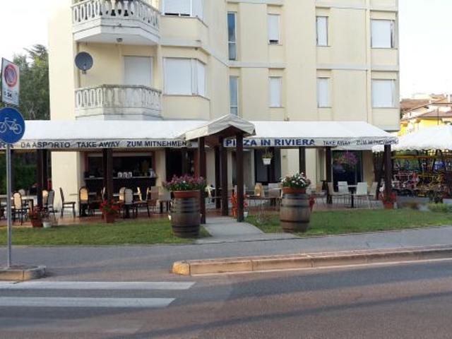 Locale Commerciale in vendita a Lignano Riviera, Lignano Pineta