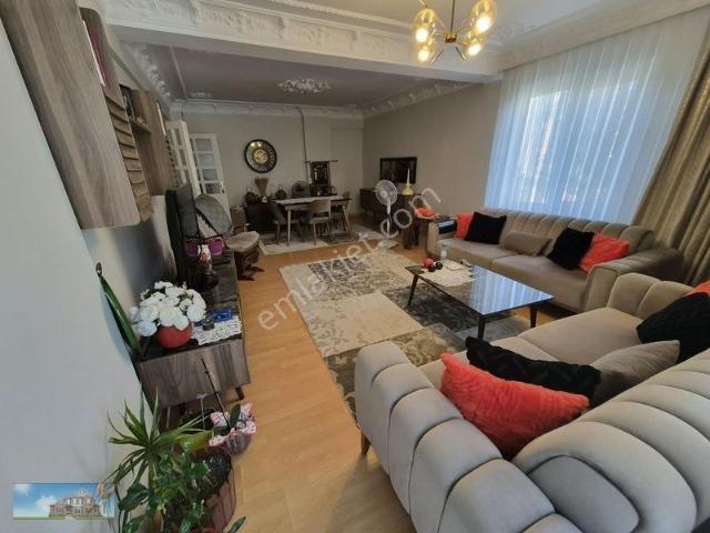 Cumhuriyet Mahallesi, Küçükçekmece içerisinde kiralık mülk