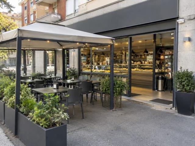 Locale Commerciale in vendita a Senago, Milano