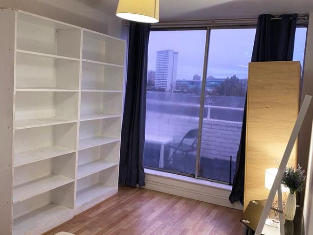 Room for rent in North Kensington, Greater London