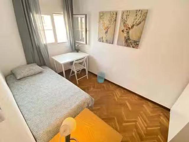 Casa en alquiler en Puente de Vallecas, Madrid