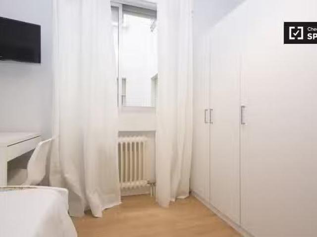 Casa en alquiler en Reyes Católicos, Madrid