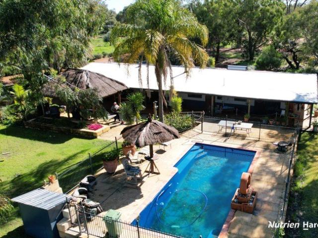 Cottage for sale in Karakin, Western Australia